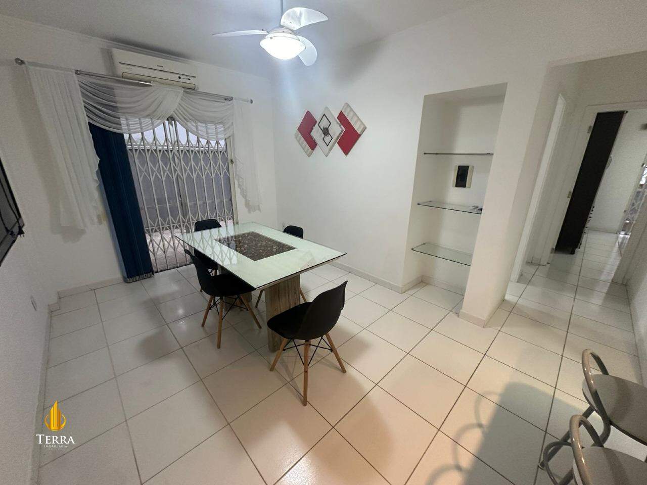 Edifício Dona Henriqueta Apartamento com 2 quartos, Centro: 