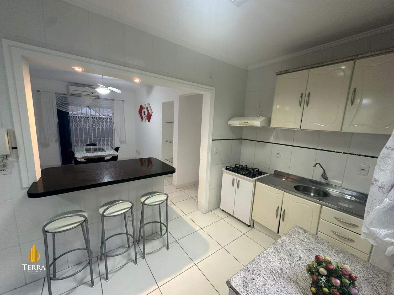 Edifício Dona Henriqueta Apartamento com 2 quartos, Centro: 