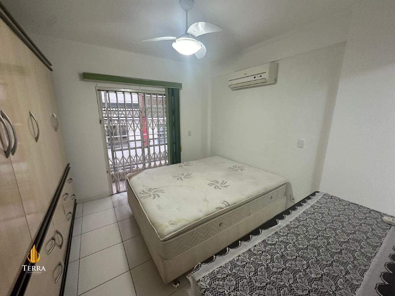 Edifício Dona Henriqueta Apartamento com 2 quartos, Centro: 