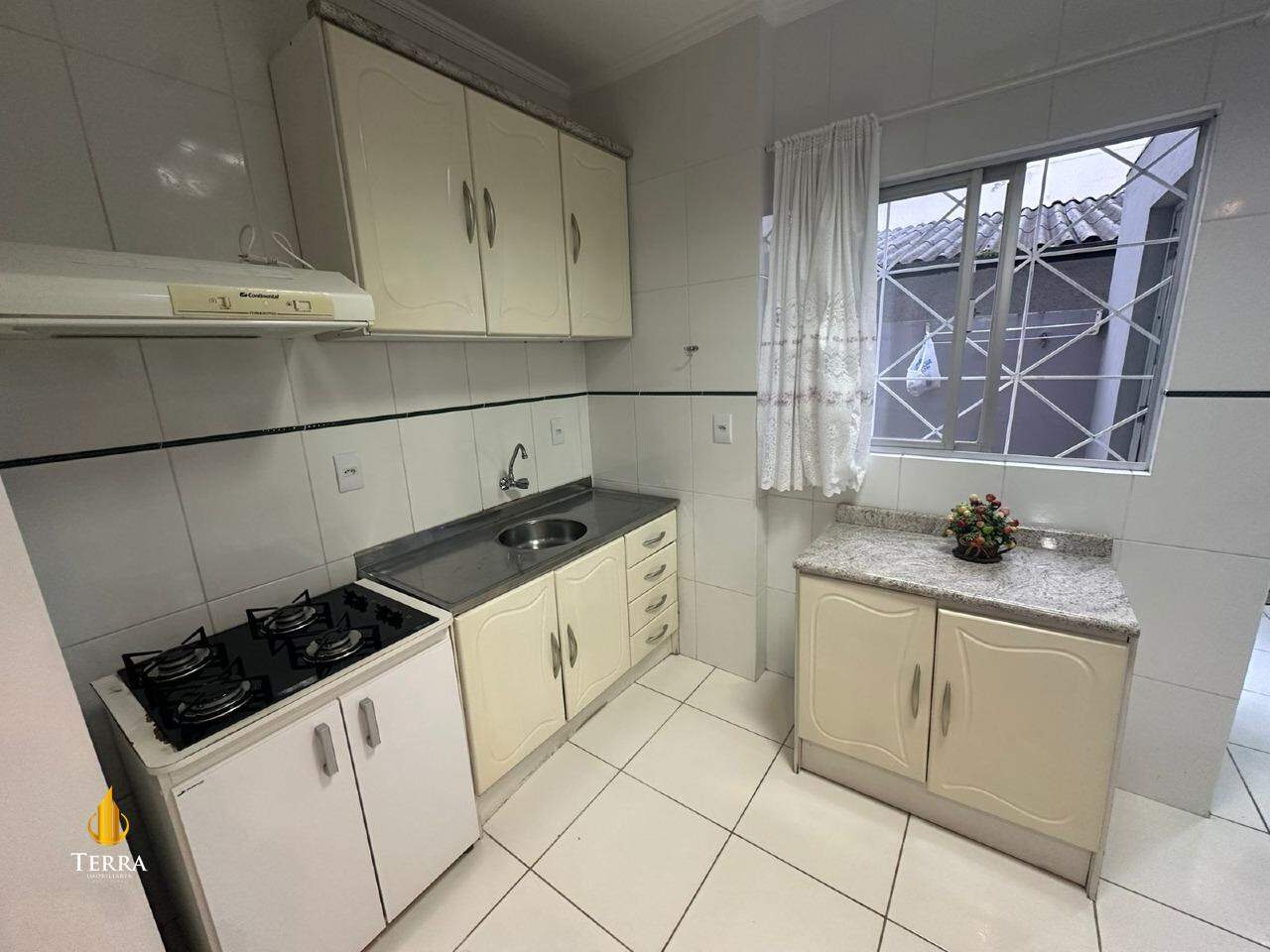 Edifício Dona Henriqueta Apartamento com 2 quartos, Centro: 