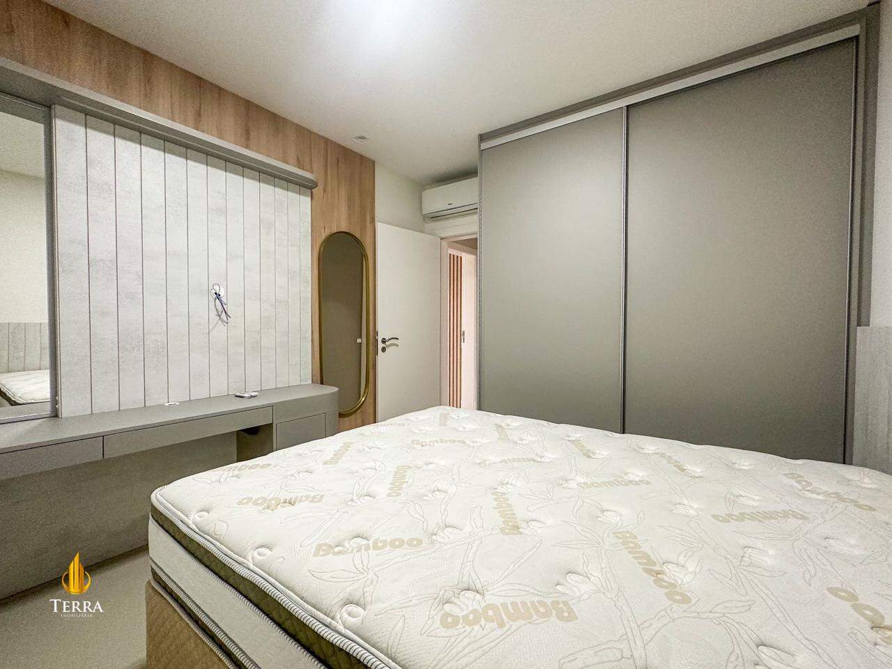 Apartamento com 3 quartos, Centro: 