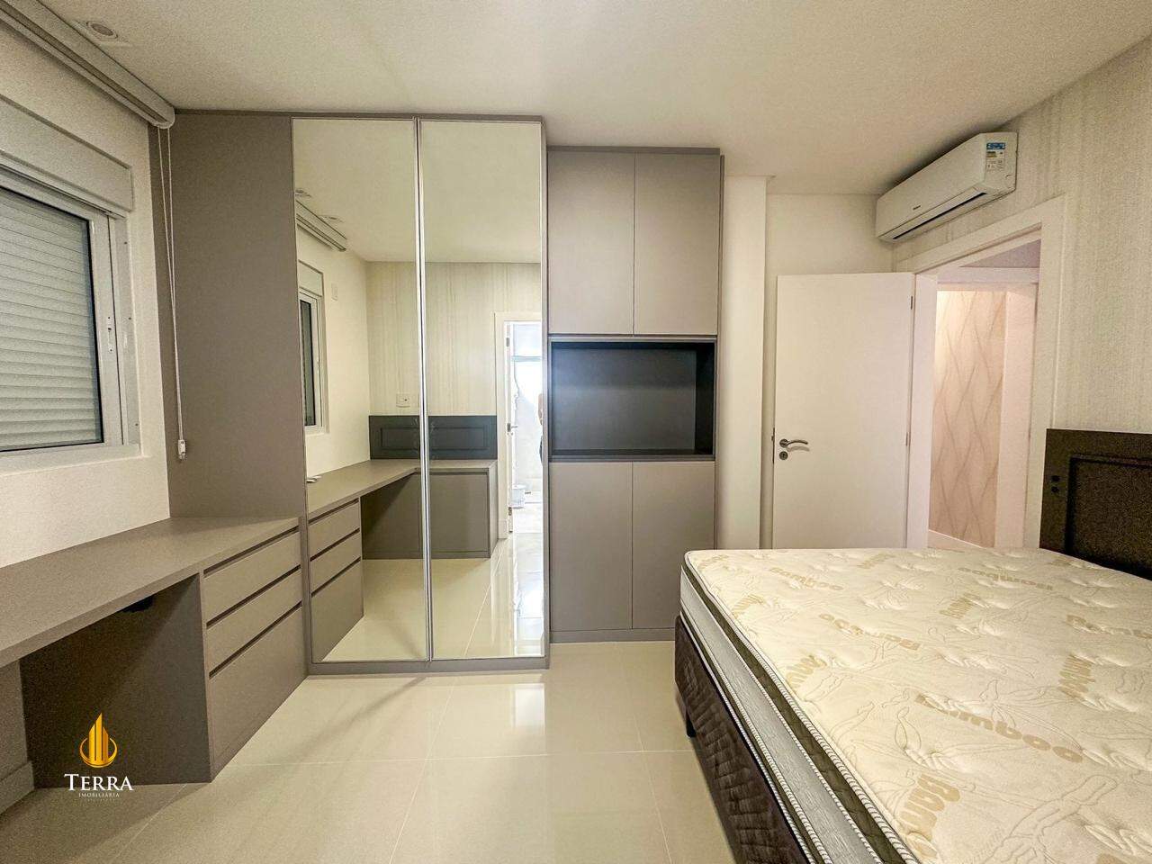 Apartamento com 3 quartos, Centro: 