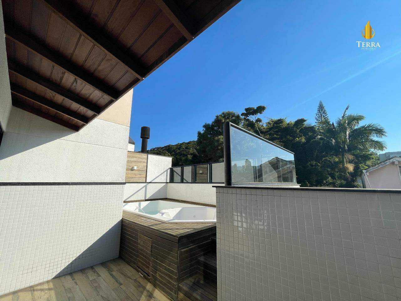 Edifício Amores Garden Apartamento com 2 quartos, Praia dos Amores: 