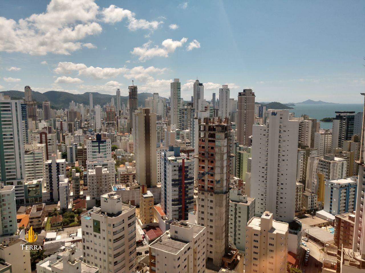 Edifício Blue Ocean Residence Apartamento com 3 quartos, Centro: 