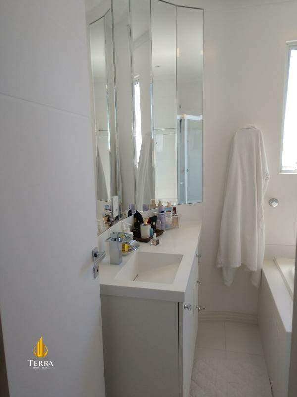Edifício Blue Ocean Residence Apartamento com 3 quartos, Centro: 