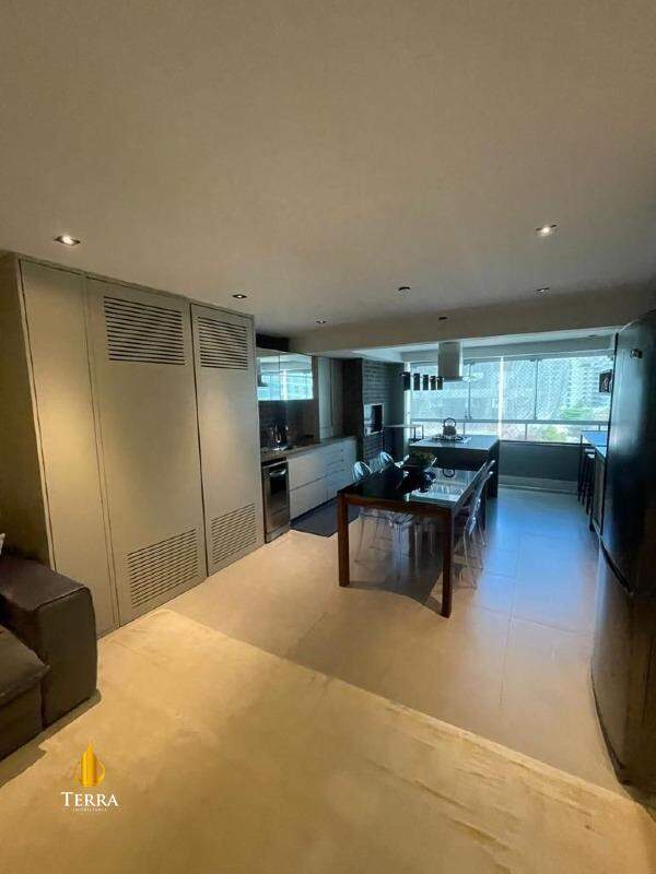 Emerald Apartamento com 2 quartos, Praia Brava: 