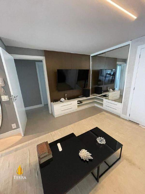 Emerald Apartamento com 2 quartos, Praia Brava: 