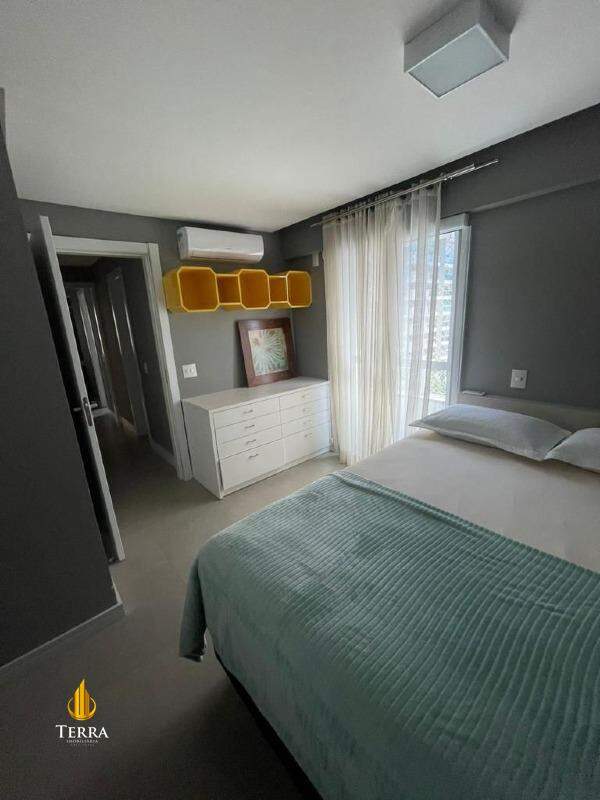 Emerald Apartamento com 2 quartos, Praia Brava: 