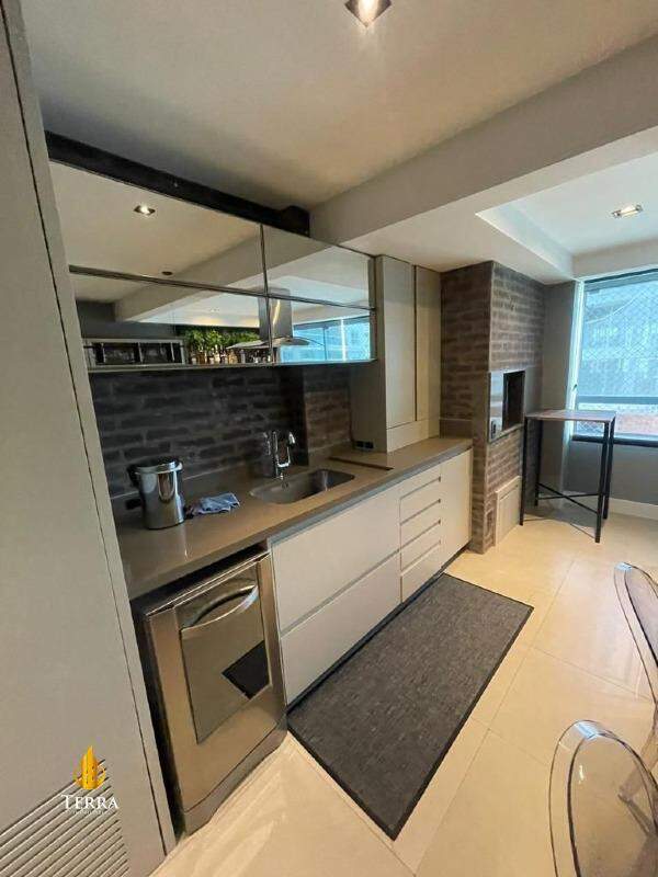 Emerald Apartamento com 2 quartos, Praia Brava: 