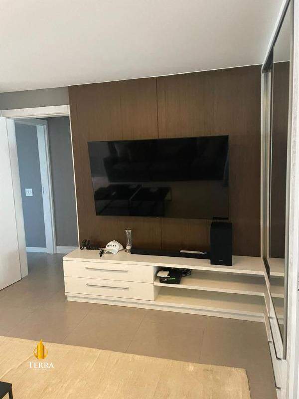 Emerald Apartamento com 2 quartos, Praia Brava: 
