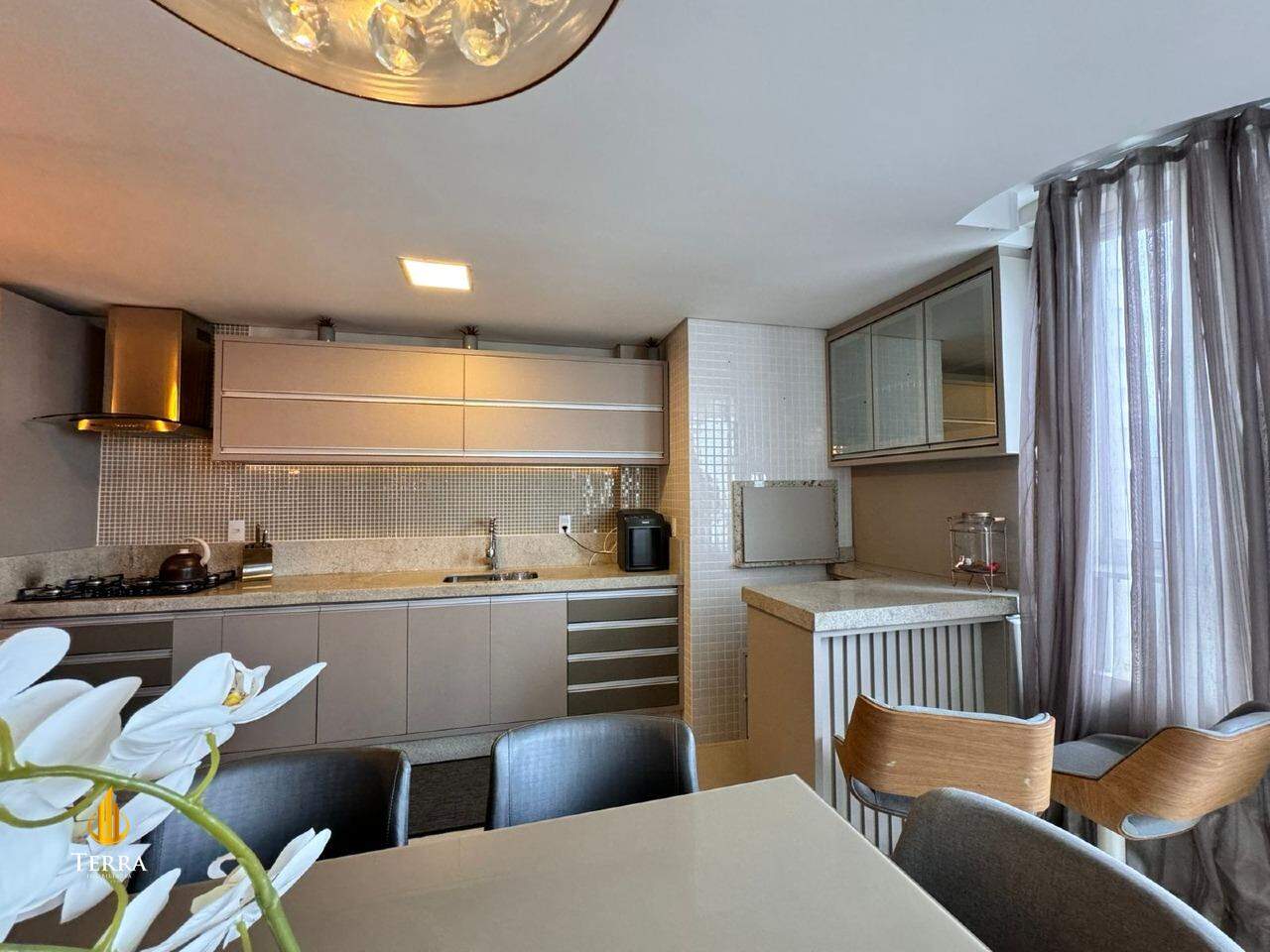Edifício Cadillac Tower Apartamento com 3 quartos, Centro: