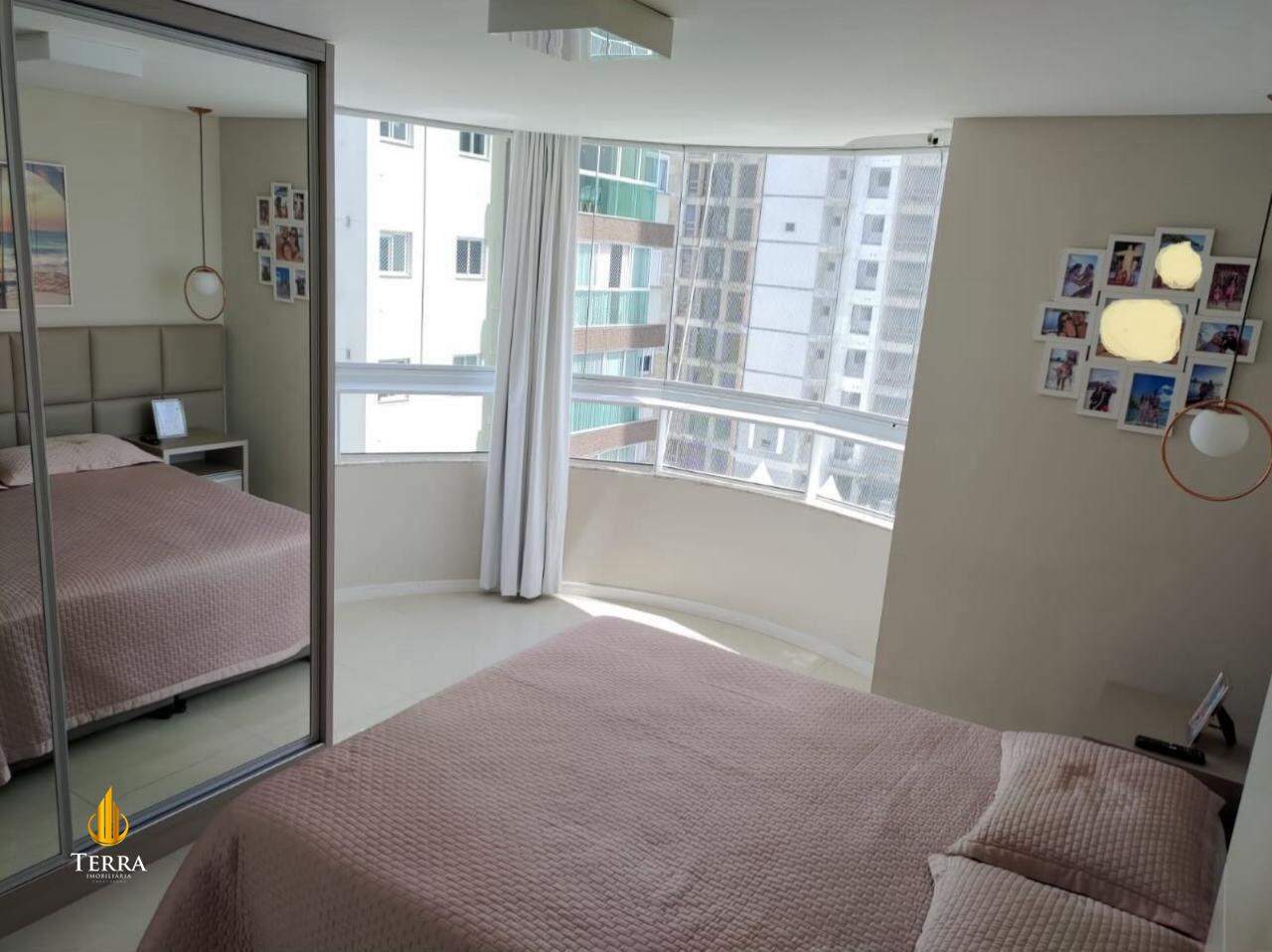 Edifício Cadillac Tower Apartamento com 3 quartos, Centro: 
