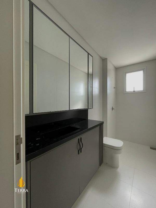 Hamptons Village Apartamento com 4 quartos, Centro: 