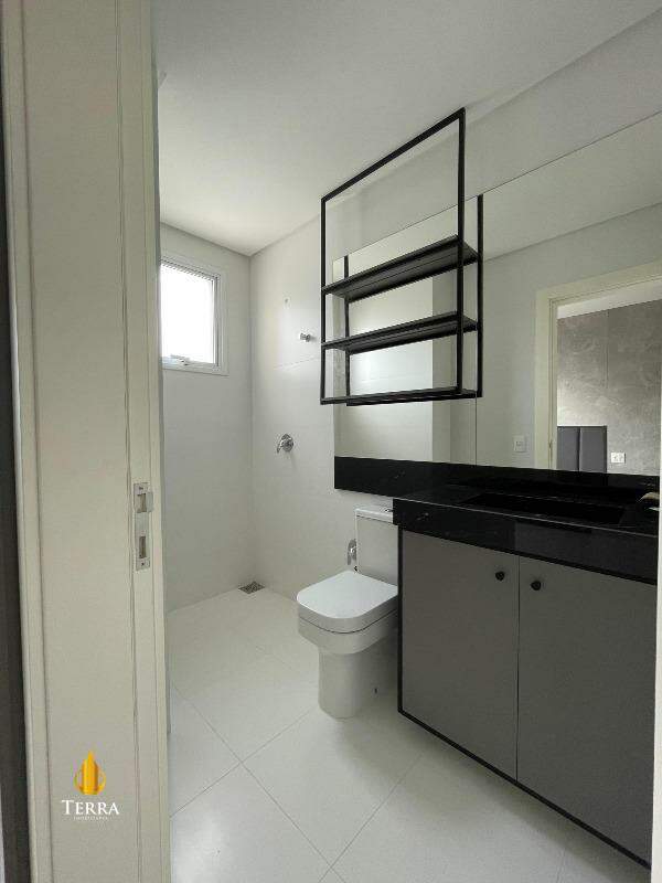 Hamptons Village Apartamento com 4 quartos, Centro: 