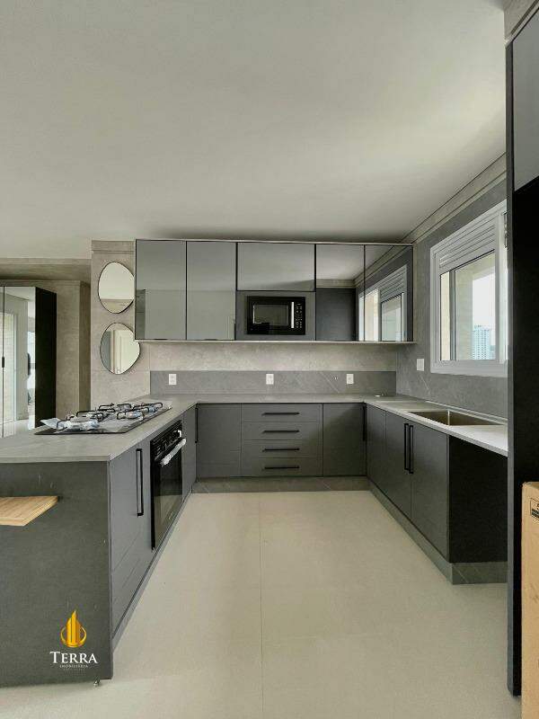 Hamptons Village Apartamento com 4 quartos, Centro: 