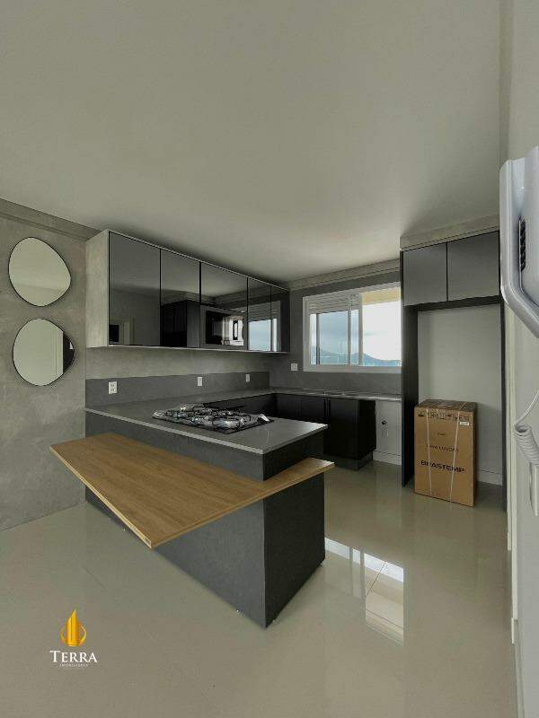 Hamptons Village Apartamento com 4 quartos, Centro: 