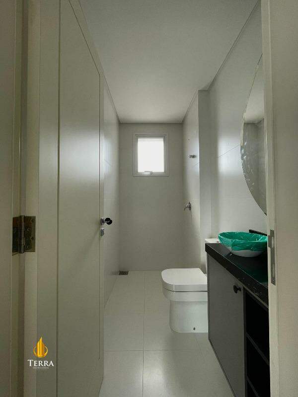 Hamptons Village Apartamento com 4 quartos, Centro: 