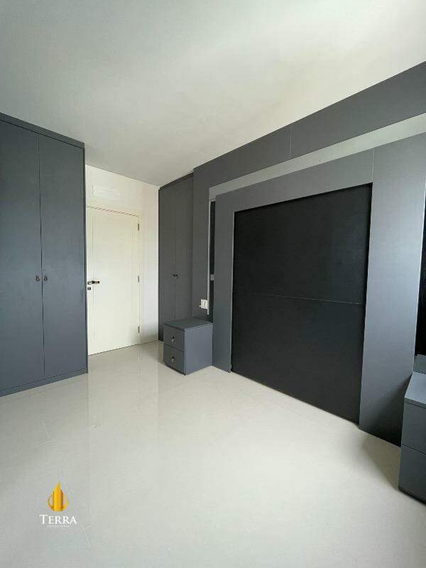 Hamptons Village Apartamento com 4 quartos, Centro: 