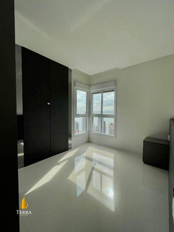 Hamptons Village Apartamento com 4 quartos, Centro: 