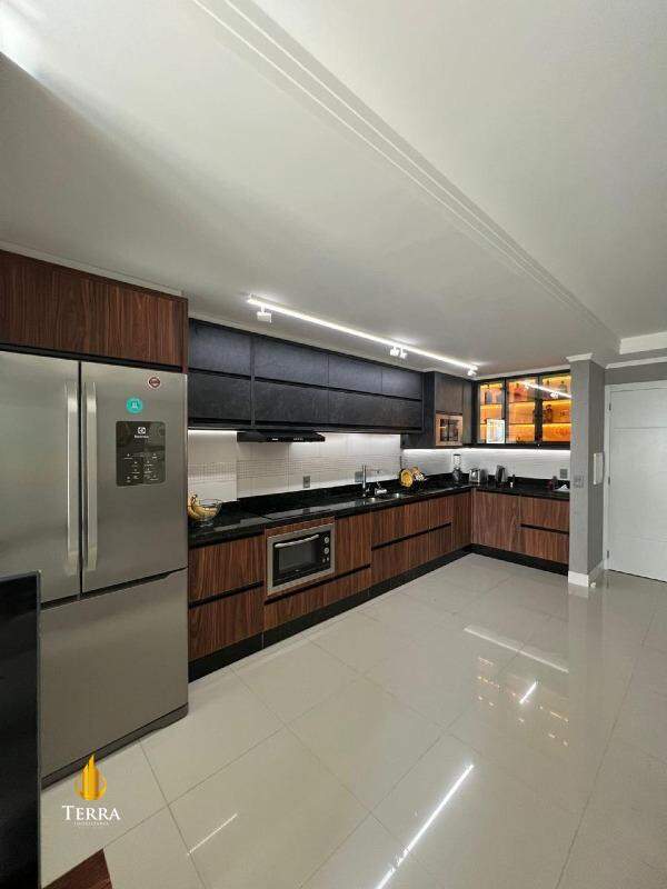 Emerald Apartamento com 2 quartos, Praia Brava: 