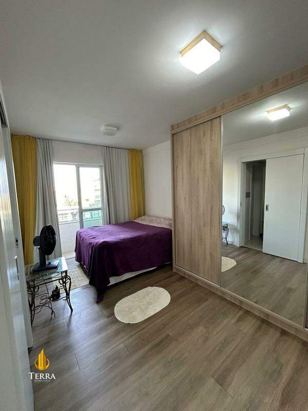 Emerald Apartamento com 3 quartos, Praia Brava: 