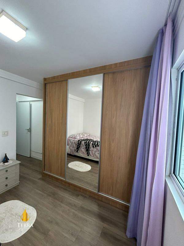Emerald Apartamento com 3 quartos, Praia Brava: 