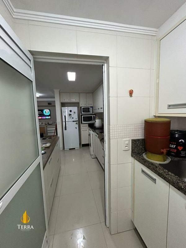 Emerald Apartamento com 3 quartos, Praia Brava: 