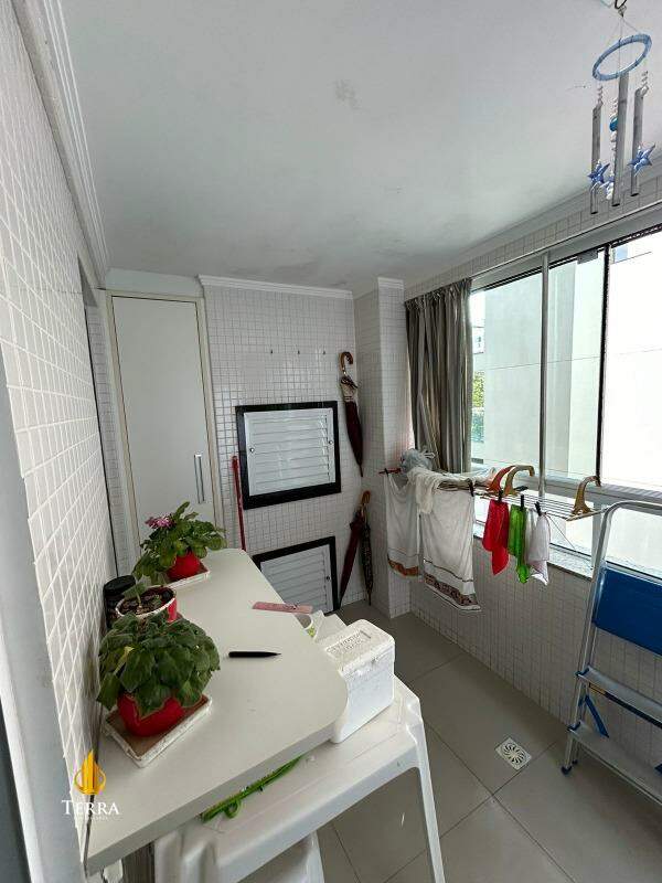Emerald Apartamento com 3 quartos, Praia Brava: 