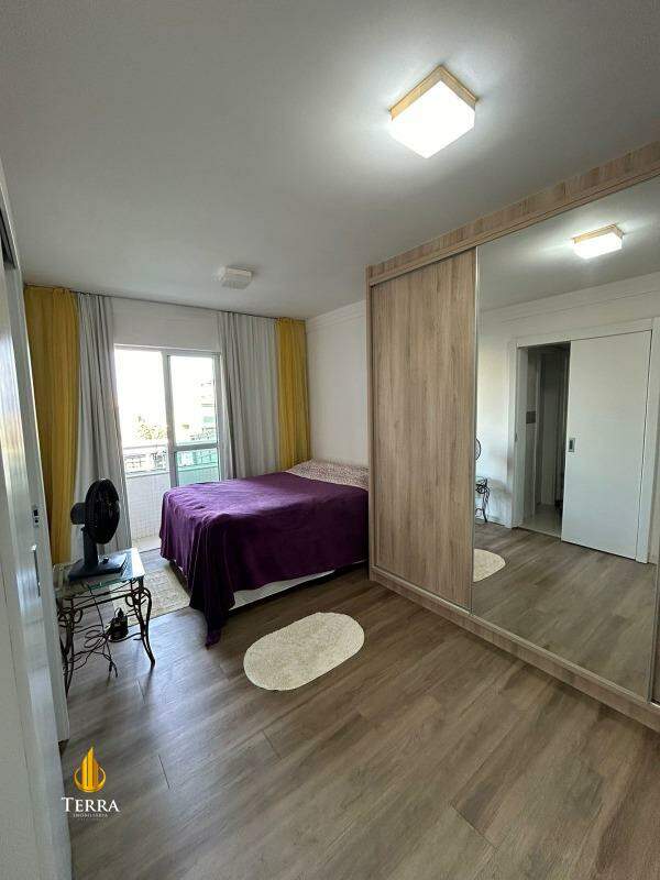 Emerald Apartamento com 3 quartos, Praia Brava: 