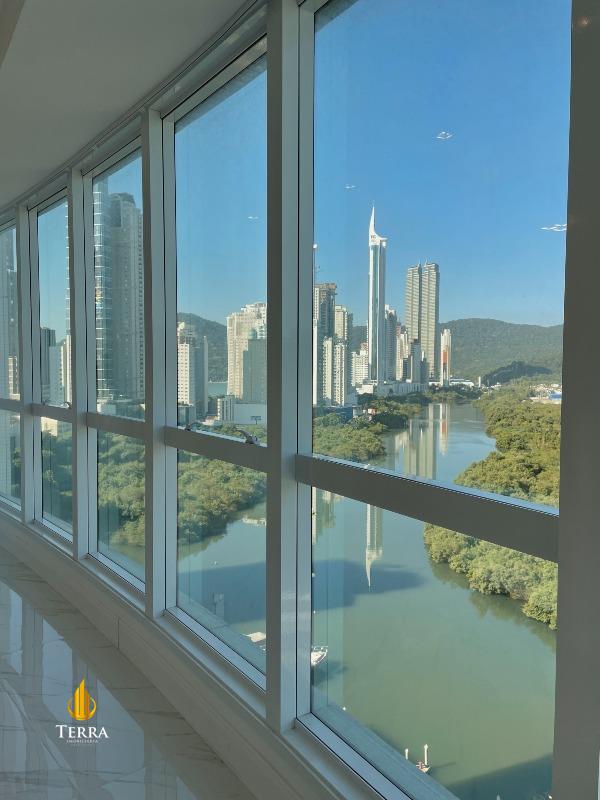 Marina Beach Towers Apartamento com 3 quartos, Centro: 