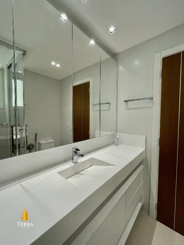 Marina Beach Towers Apartamento com 3 quartos, Centro: