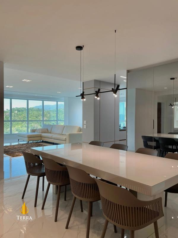 Marina Beach Towers Apartamento com 3 quartos, Centro: 