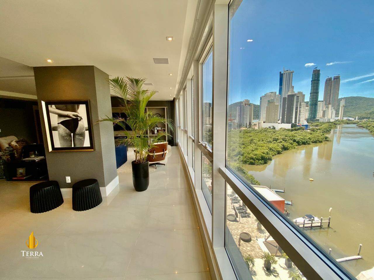 Marina Beach Towers Apartamento com 4 quartos, Centro: 
