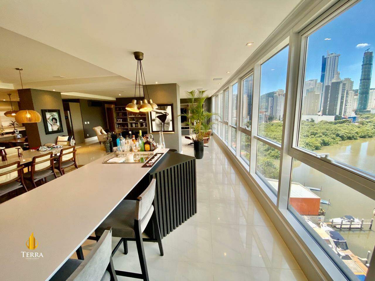 Marina Beach Towers Apartamento com 4 quartos, Centro: 