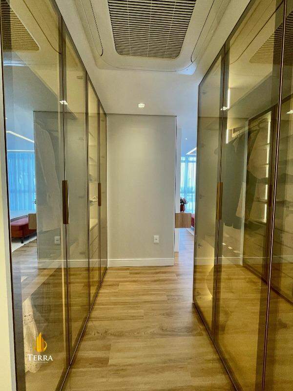 Le Blanc Praia Brava Apartamento com 3 quartos, Praia Brava: 