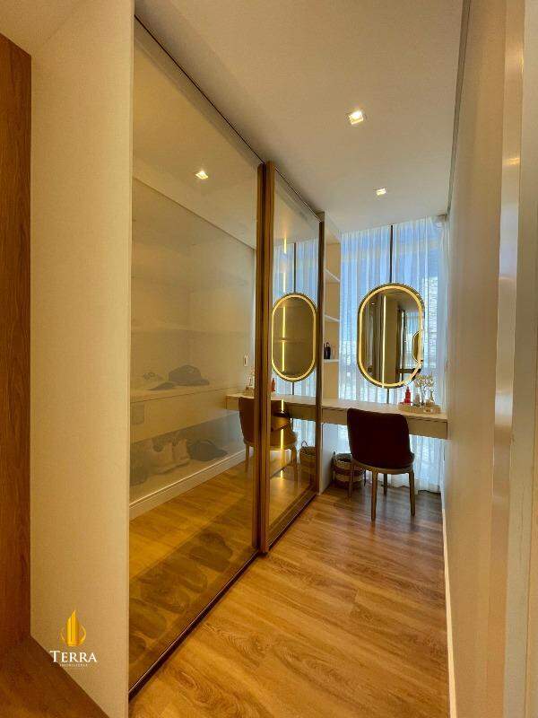 Le Blanc Praia Brava Apartamento com 3 quartos, Praia Brava: 