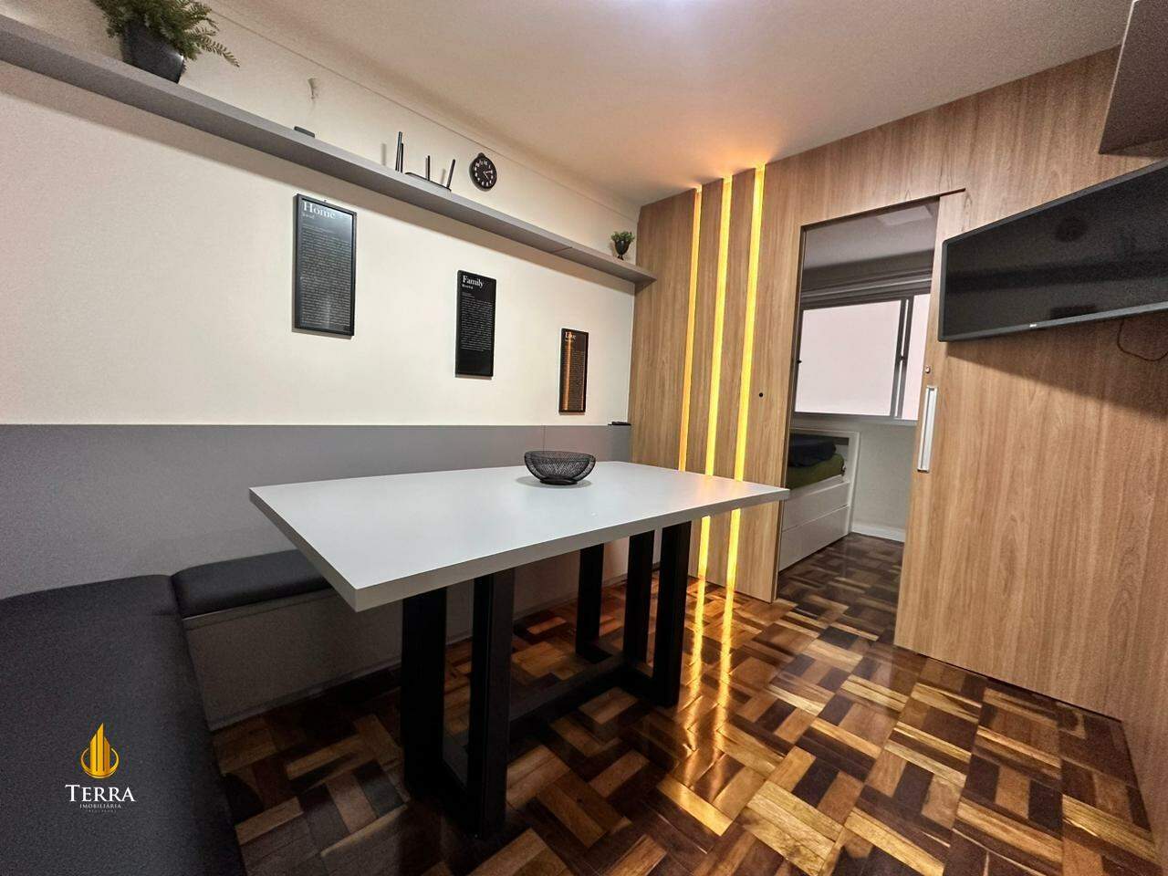 Edifício Acácias Apartamento com 2 quartos, Centro:
