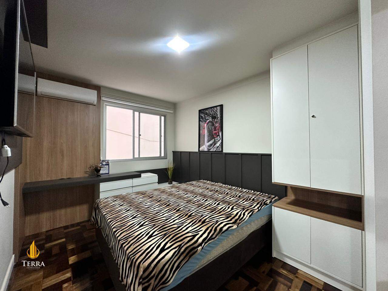 Edifício Acácias Apartamento com 2 quartos, Centro: 