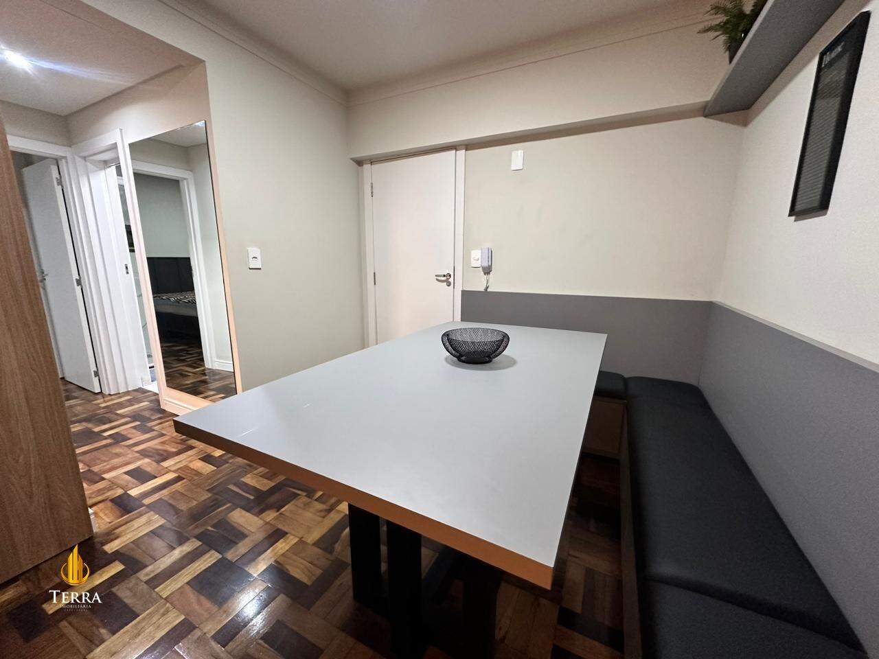 Edifício Acácias Apartamento com 2 quartos, Centro: 