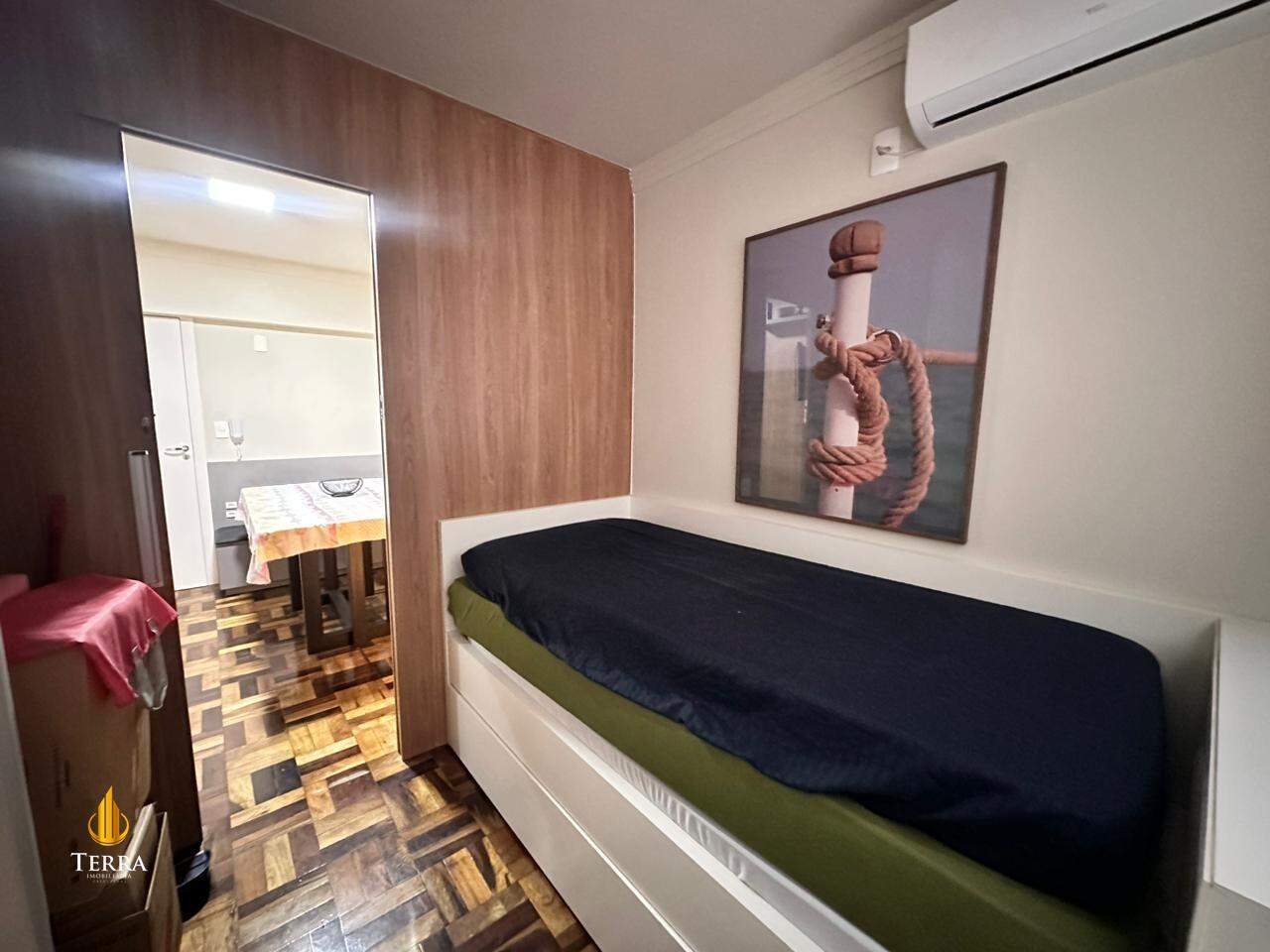 Edifício Acácias Apartamento com 2 quartos, Centro: 