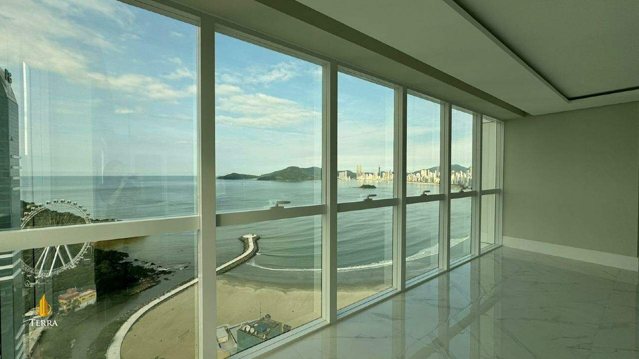 Skyline Tower Apartamento com 4 quartos, Pioneiros: 