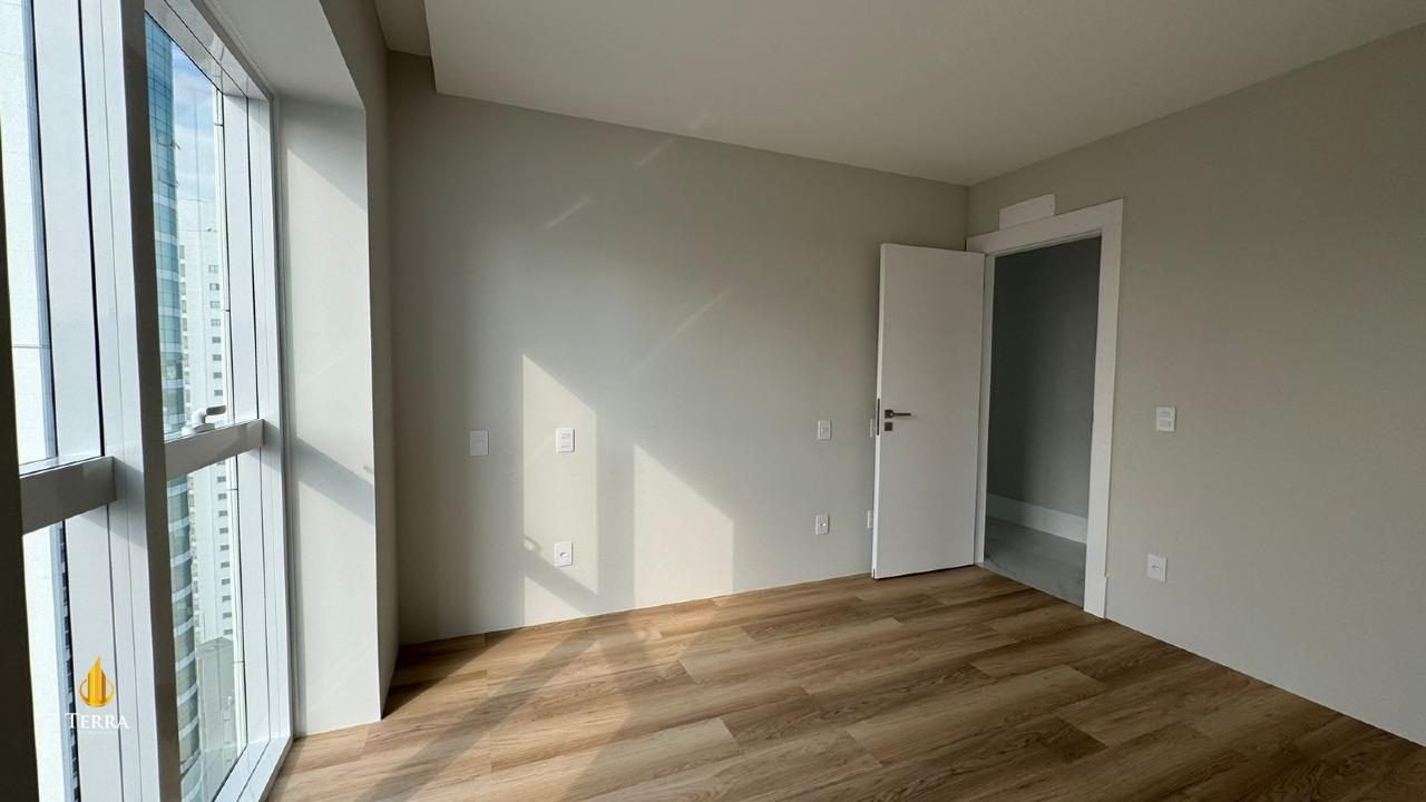 Skyline Tower Apartamento com 4 quartos, Pioneiros: