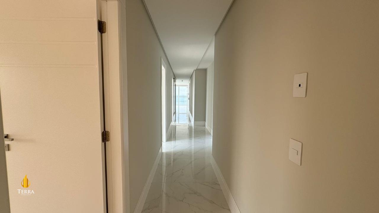 Skyline Tower Apartamento com 4 quartos, Pioneiros: