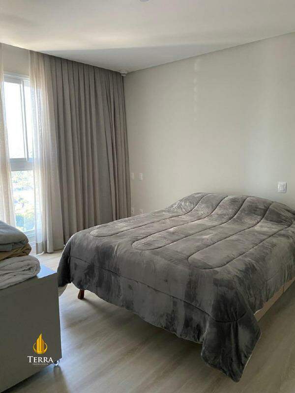 Edifício Epic Tower Apartamento com 4 quartos, Centro: 