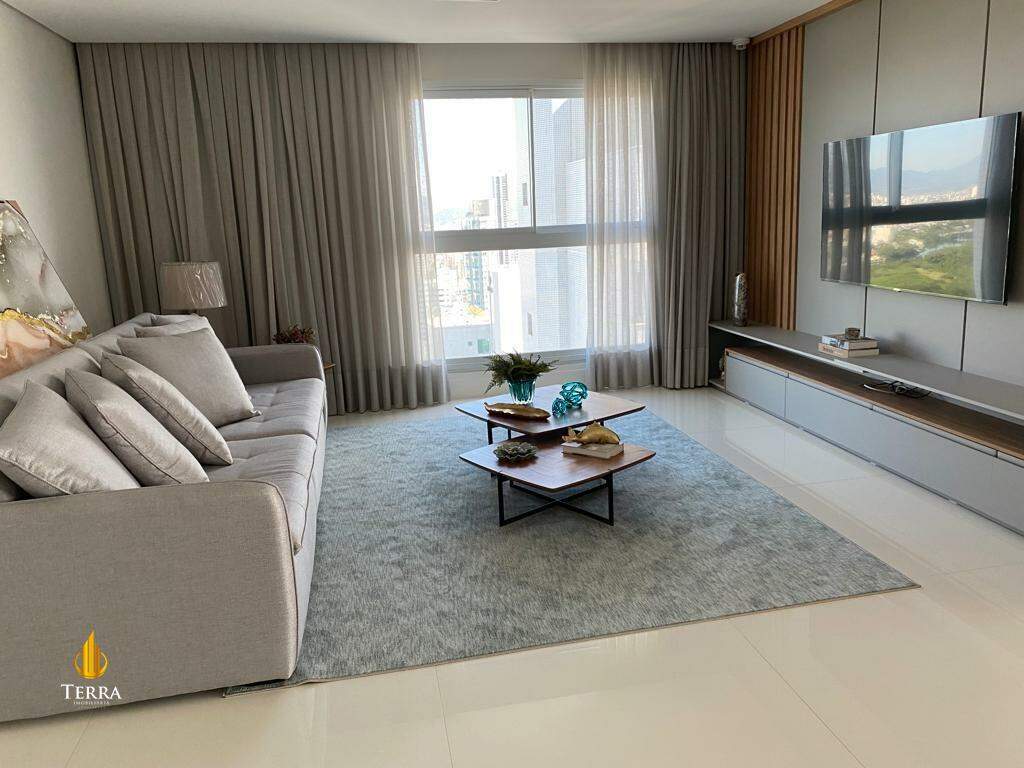 Edifício Epic Tower Apartamento com 4 quartos, Centro: 