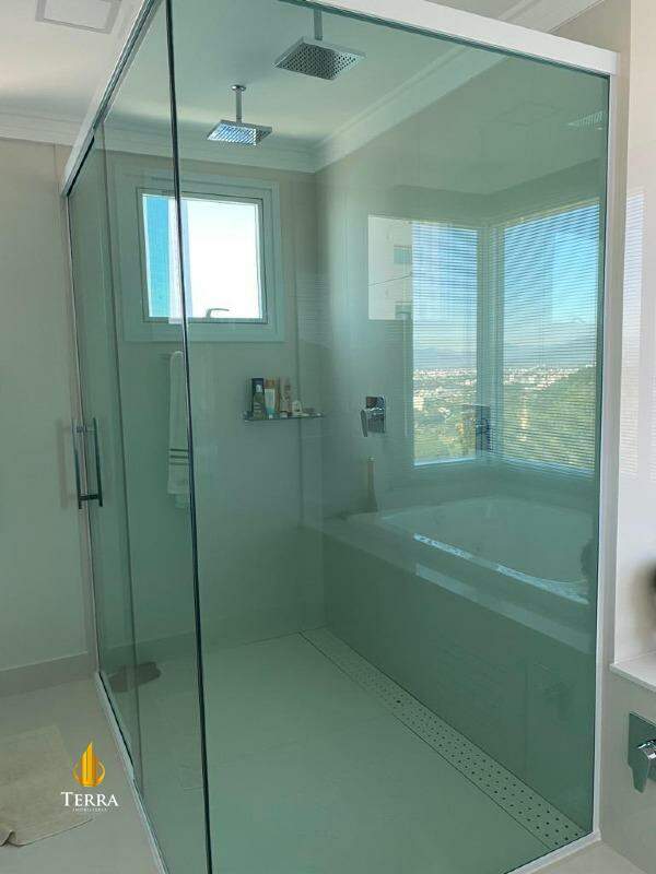 Edifício Epic Tower Apartamento com 4 quartos, Centro: 