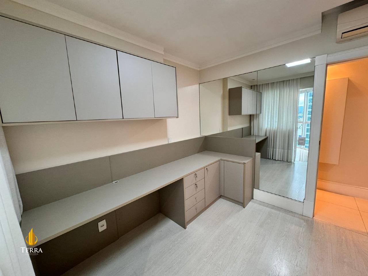 Le Majestic Residence Apartamento com 3 quartos, Centro: