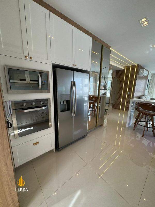 Edifício Salvatore Residenziale Apartamento com 3 quartos, Centro: 