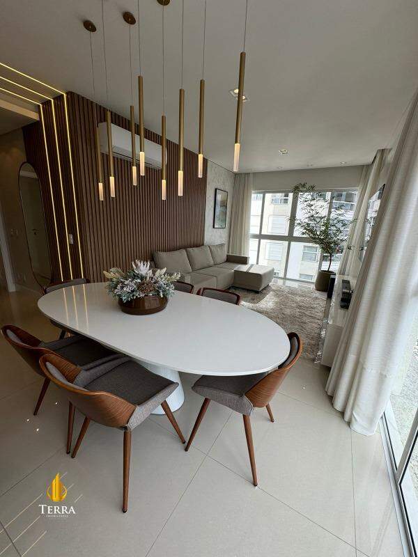 Edifício Salvatore Residenziale Apartamento com 3 quartos, Centro: 