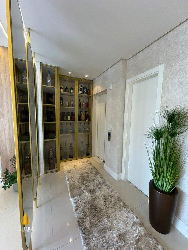 Edifício Salvatore Residenziale Apartamento com 3 quartos, Centro: 